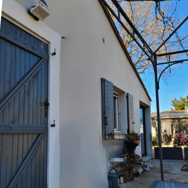 L'extérieur de la maison Caseta.