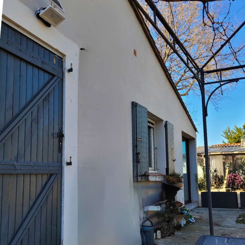 L'extérieur de la maison Caseta.