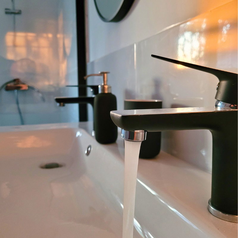 Les robinets de la salle de bain de la Caseta